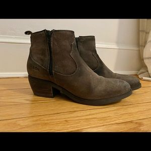 Taos Footwear Burnished Leather and Faux Fur Ankle Bootie | Size 40